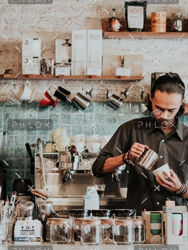 demo attachment 544 ali yahya 707983 unsplash